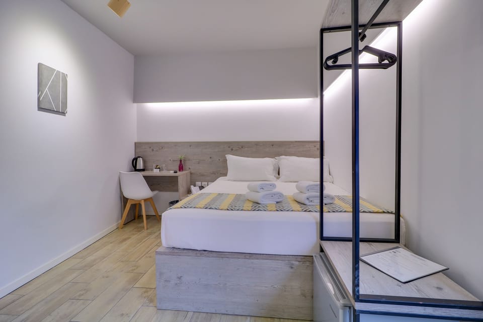 Economy Double Room | In-room safe, blackout drapes, soundproofing, iron/ironing board