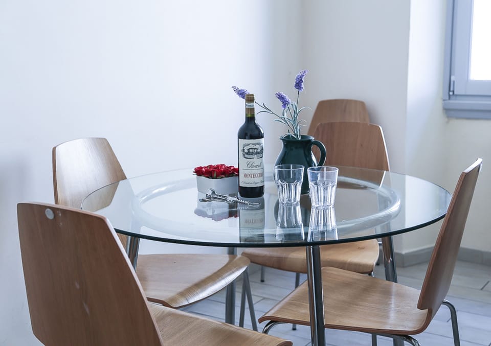 Apartment, 2 Bedrooms | In-room dining