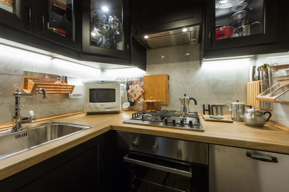 Apartment, 2 Bedrooms | Private kitchen | Full-size fridge, oven, stovetop, dishwasher