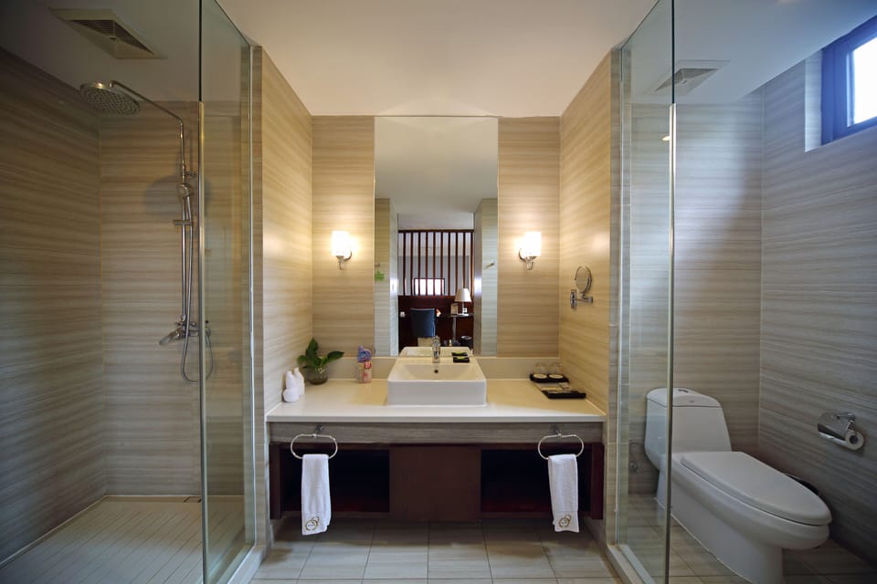 Shower, free toiletries, hair dryer, bathrobes