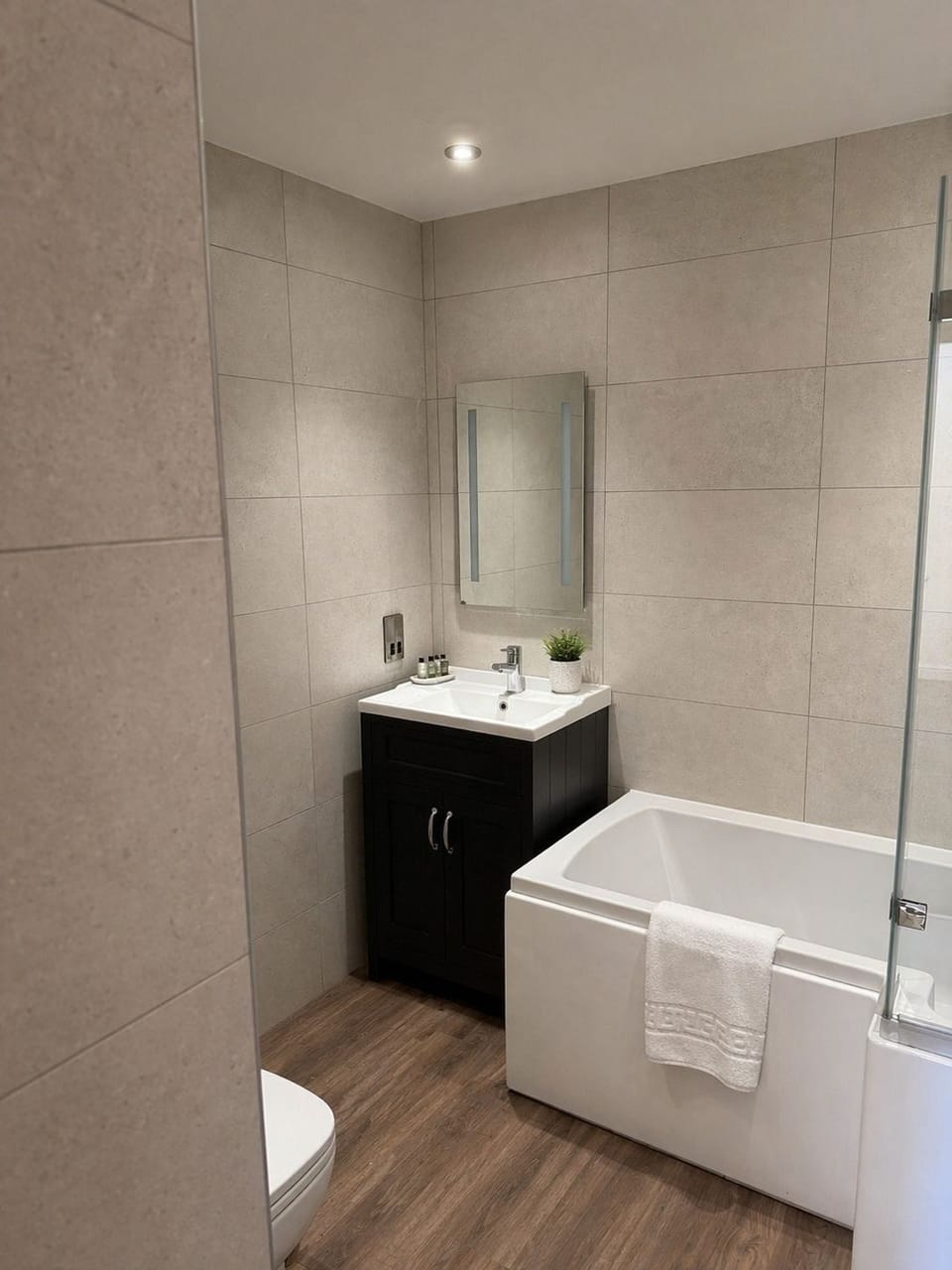 Standard Double Room, 1 King Bed | Bathroom | Shower, free toiletries, hair dryer, bathrobes