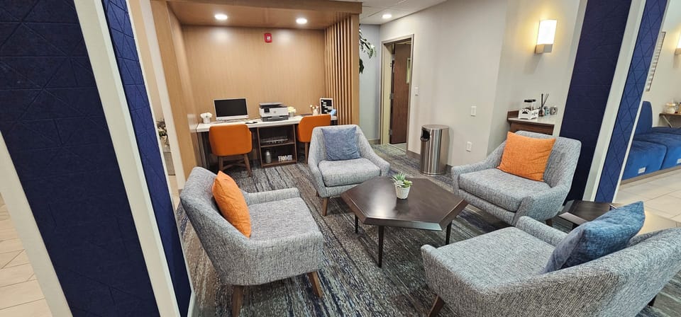 Lobby lounge
