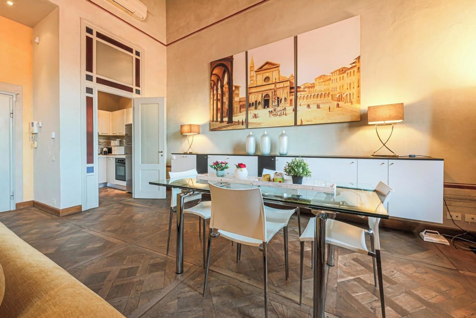 Apartment, 2 Bedrooms | Dining room