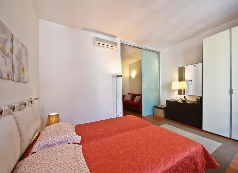 Apartment, 1 Bedroom | 1 bedroom, iron/ironing board, cribs/infant beds, free WiFi