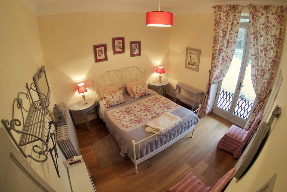 Luxury Double Room (Bambou) | Premium bedding, memory foam beds, individually decorated