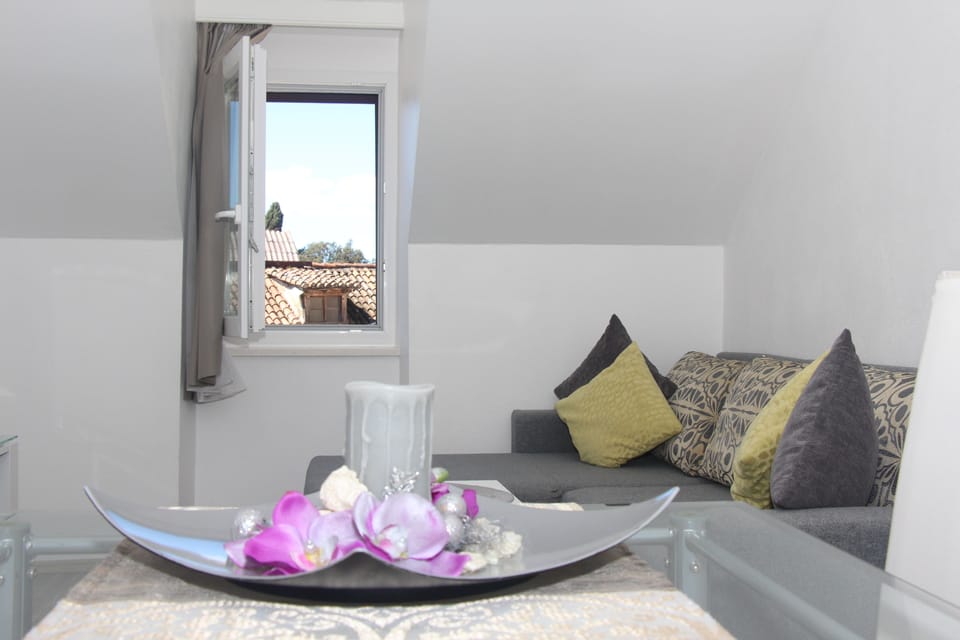 Villa Toni Design Apartments Bed and Breakfast in Split