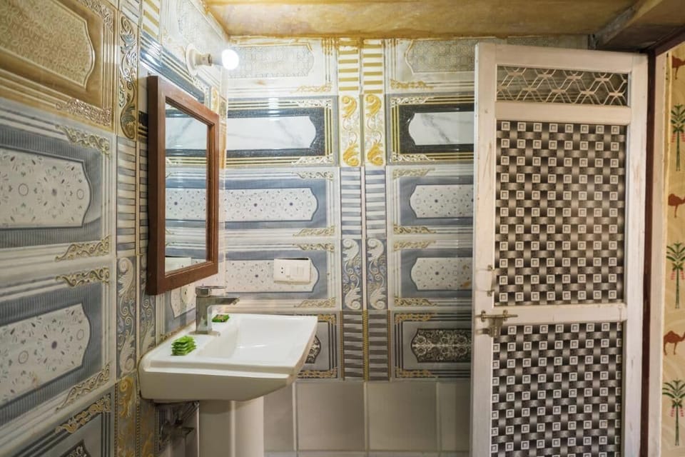 Super Deluxe Tent | Bathroom | Shower, free toiletries, bidet, towels