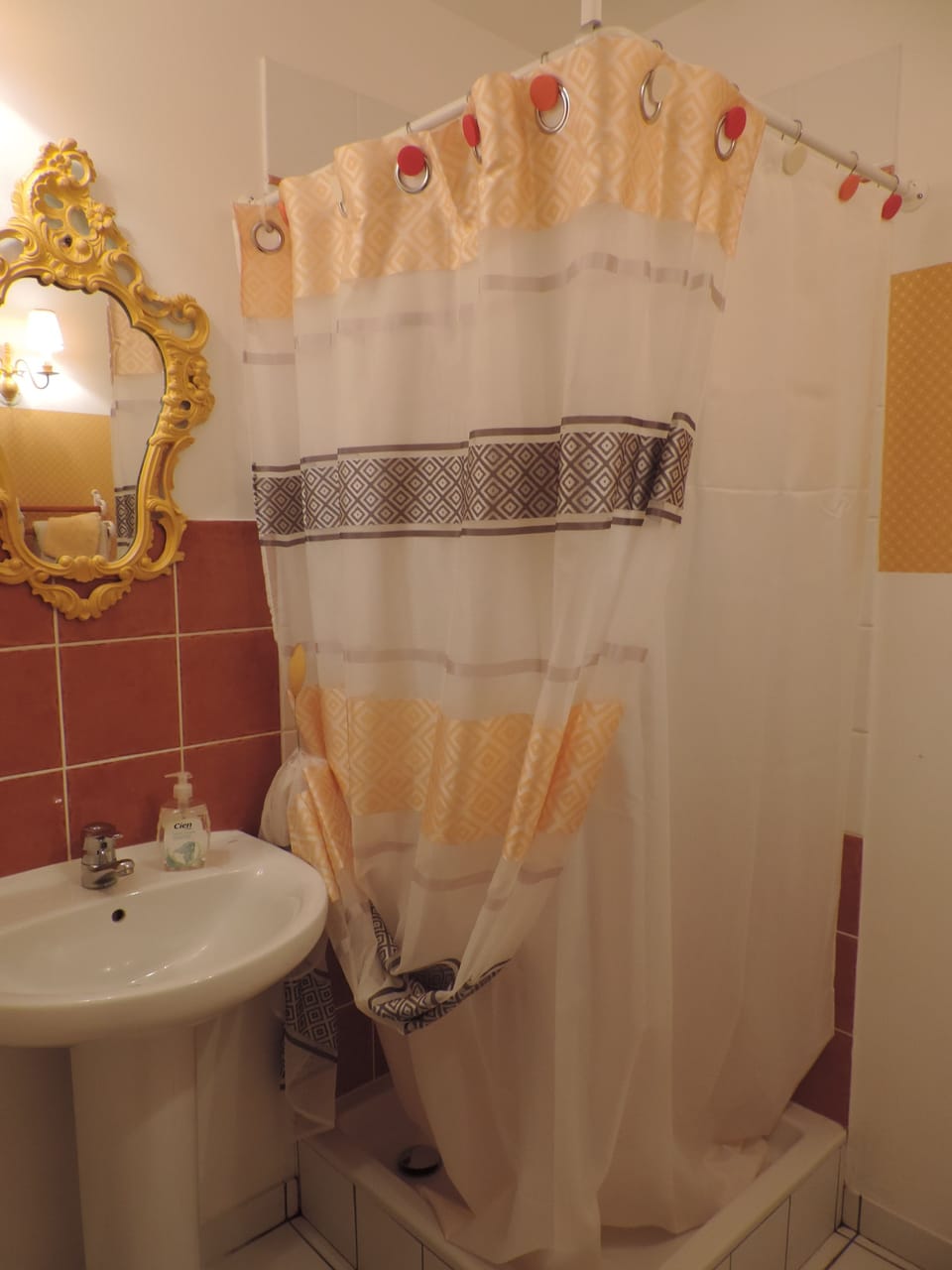 Double Room (Safran) | Bathroom shower