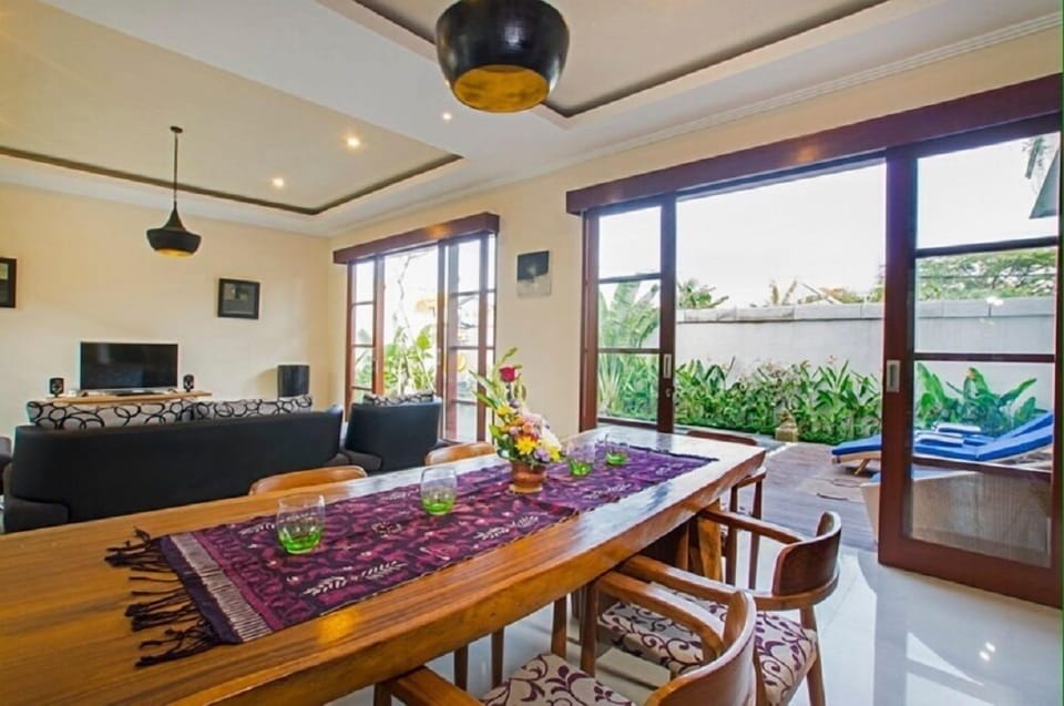 Villa, 2 Bedrooms, Private Pool | In-room dining