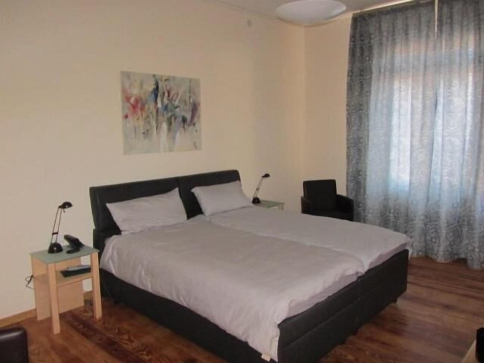 Minibar, desk, blackout drapes, soundproofing