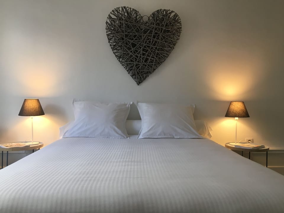 2 bedrooms, premium bedding, Select Comfort beds, individually decorated