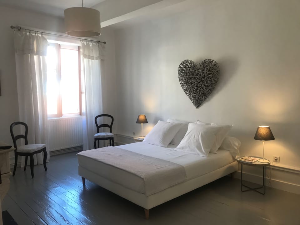 2 bedrooms, premium bedding, Select Comfort beds, individually decorated