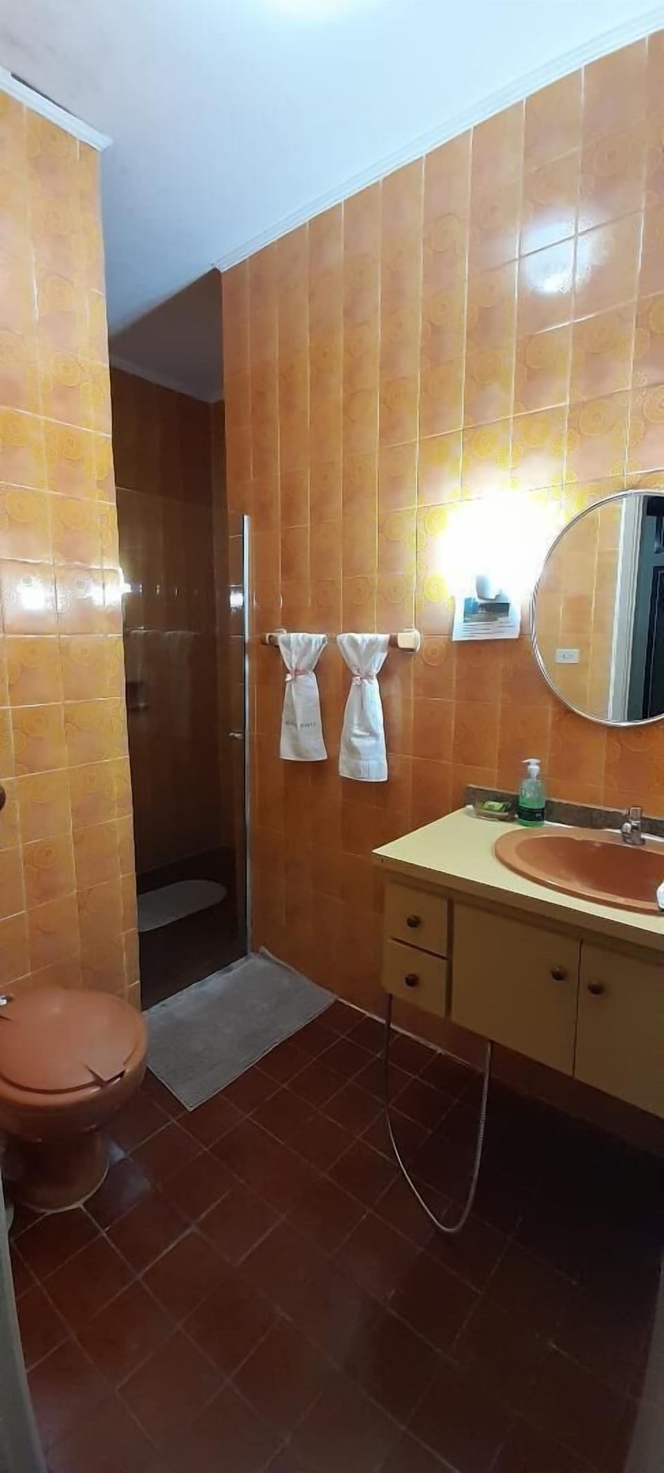 Suite | Pillowtop beds, desk, free rollaway beds, free WiFi
