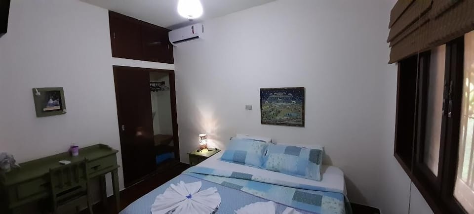 Suite | Pillowtop beds, desk, free rollaway beds, free WiFi