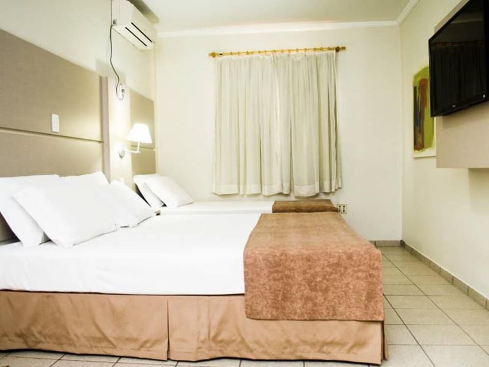 Premium Room | Minibar, in-room safe, desk, laptop workspace