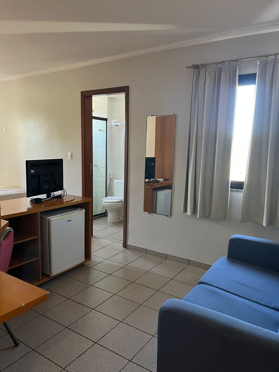 Superior Room | Minibar, in-room safe, desk, laptop workspace