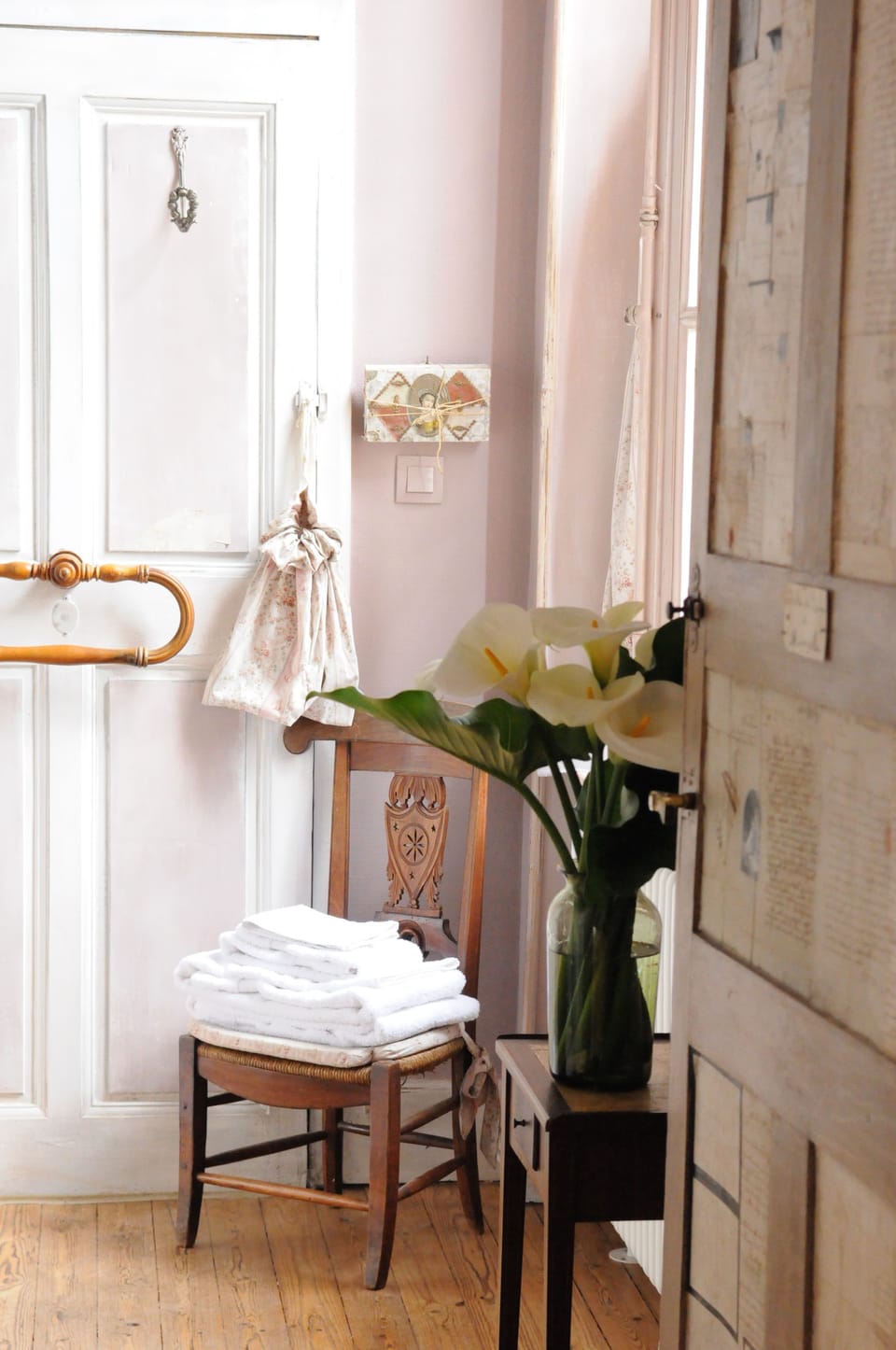 Chambre Des Ecritures | Bathroom | Free toiletries, hair dryer, bathrobes, towels