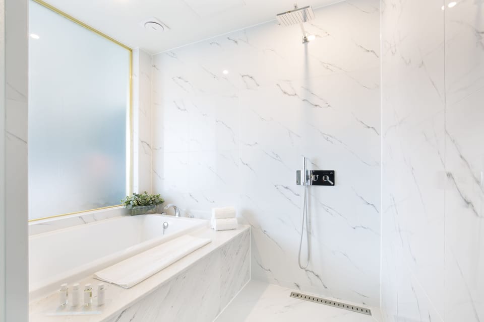 Bathroom shower