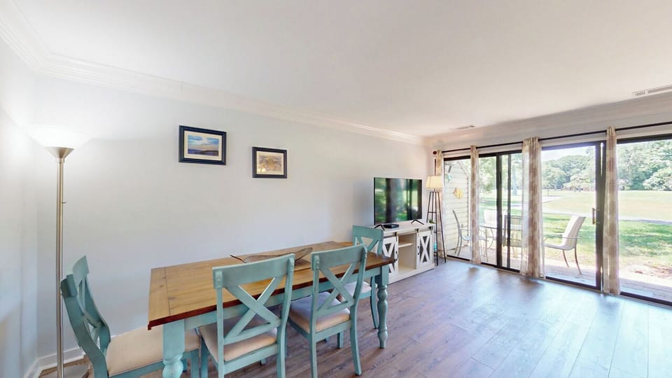Dining Room with Views of the George Fazio Golf Course