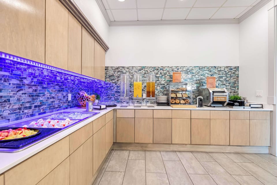 Free daily buffet breakfast