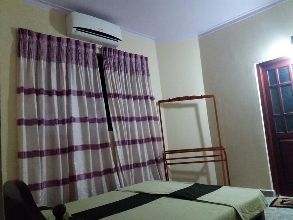 Deluxe Room | Desk, soundproofing, free wired internet