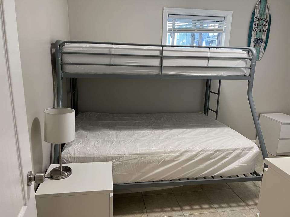 Full bed with twin bed bunk 