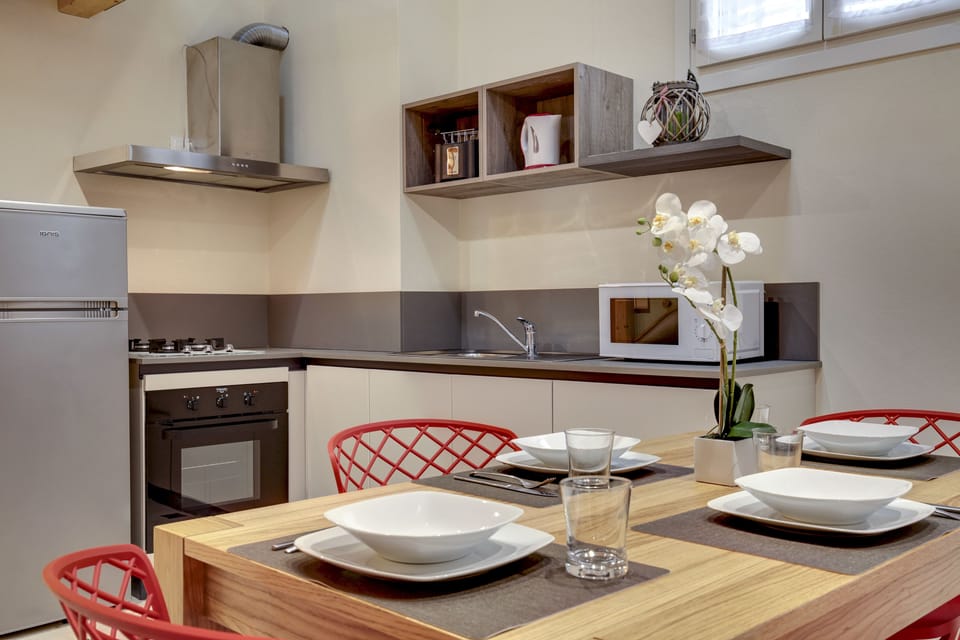 Duplex, 2 Bedrooms | Private kitchenette | Full-size fridge, microwave, oven, stovetop