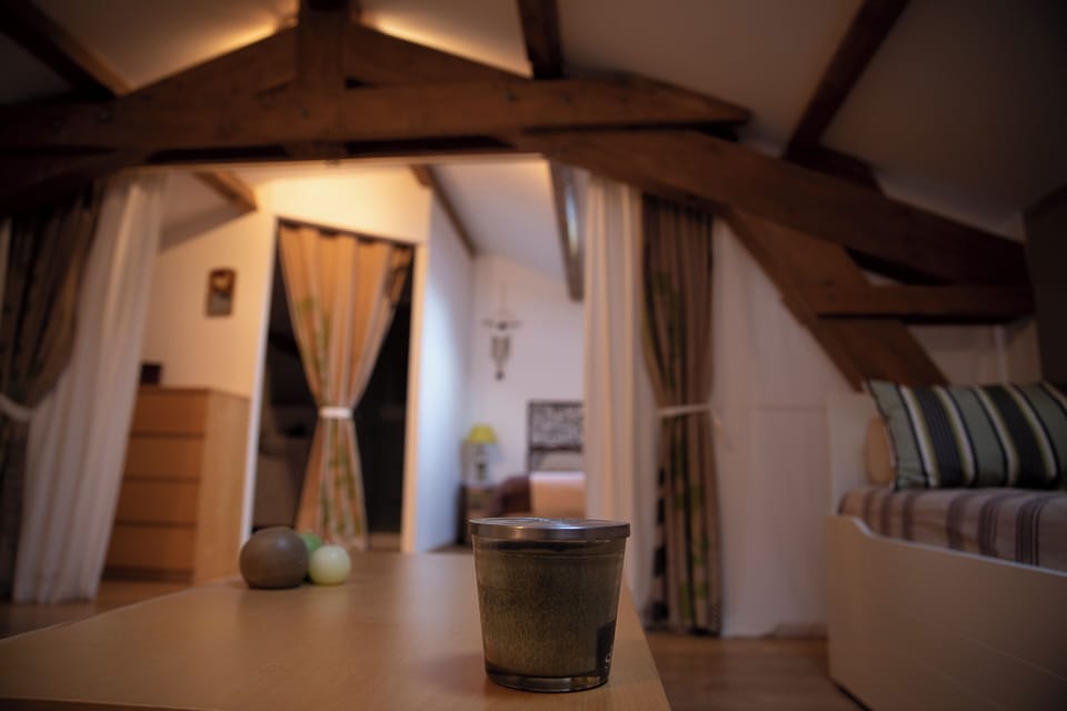 Family Room (Bambou) | Desk, free cribs/infant beds, free WiFi, bed sheets