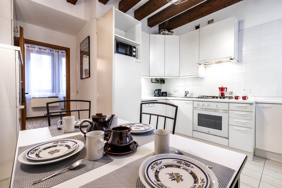 Apartment, 2 Bedrooms | Private kitchen | Full-size fridge, microwave, oven, stovetop