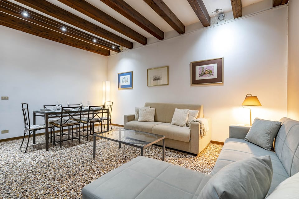 Apartment, 2 Bedrooms | Living room | TV