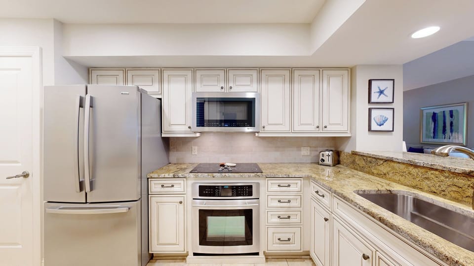 Fully Stocked Kitchen