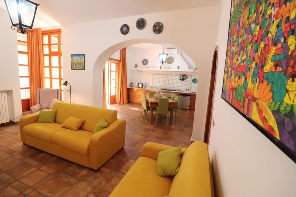 Apartment | Living room | 24-inch TV with satellite channels