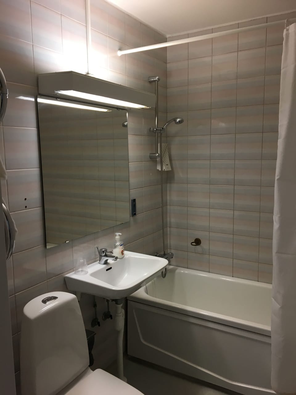 Standard Twin Room, Private Bathroom | Bathroom | Deep soaking tub, hair dryer, towels