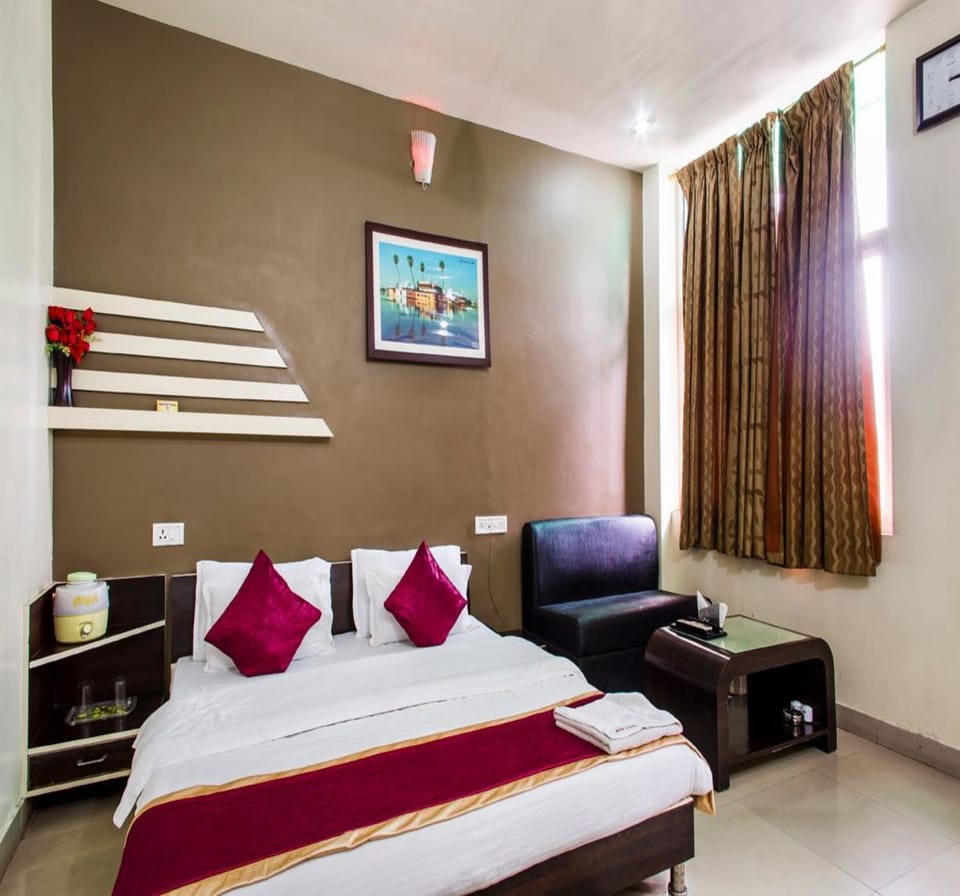 Deluxe Room, 1 Double Bed | Desk, rollaway beds (surcharge), WiFi (free)