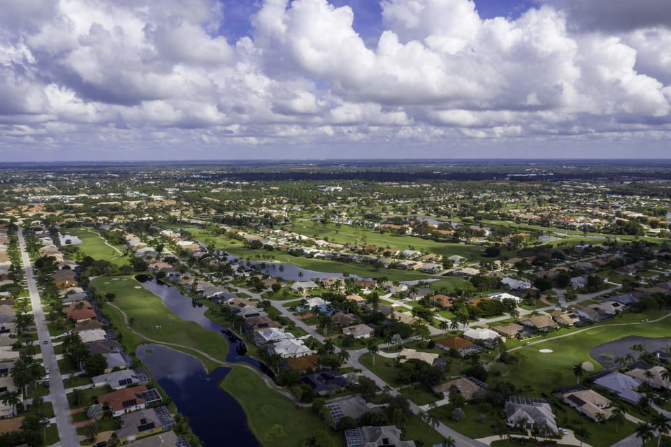 SW28415 - Vacation on the golf course, just minutes form the beaches!