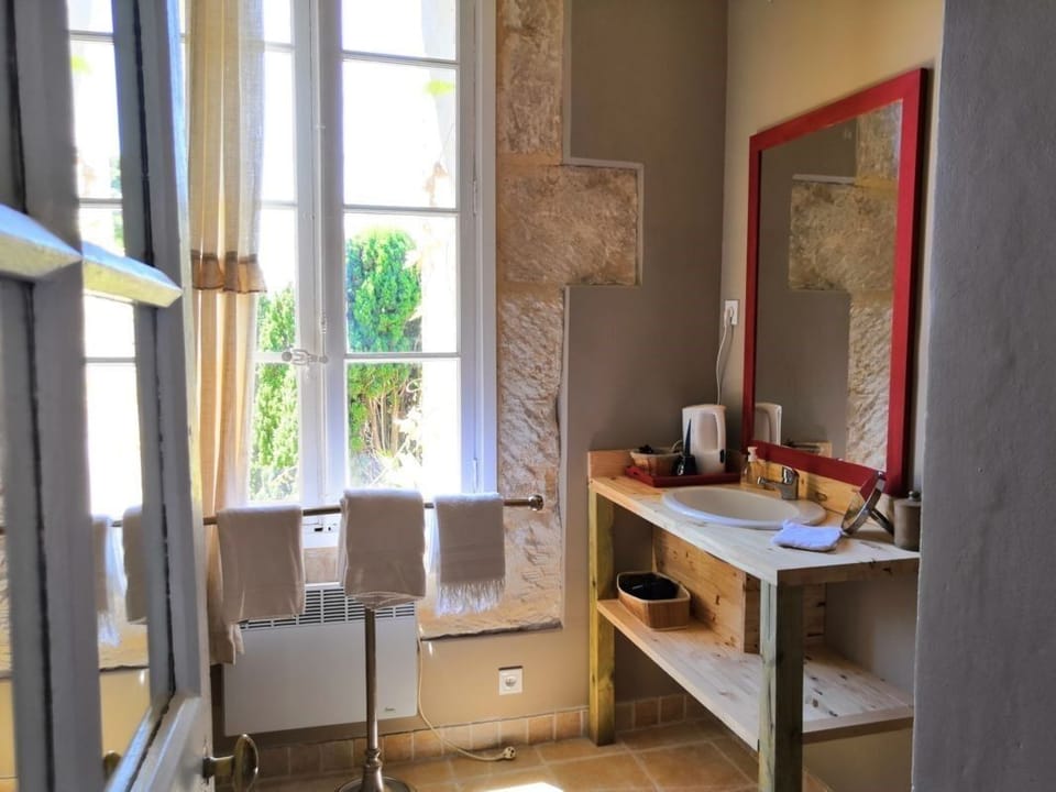 Luxury Triple Room, Ensuite, Garden View (Chambre Rêve) | Bathroom | Free toiletries, hair dryer, towels