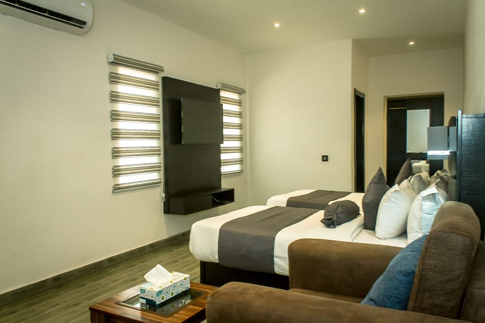 Superior Double Room | Desk, laptop workspace, WiFi, bed sheets