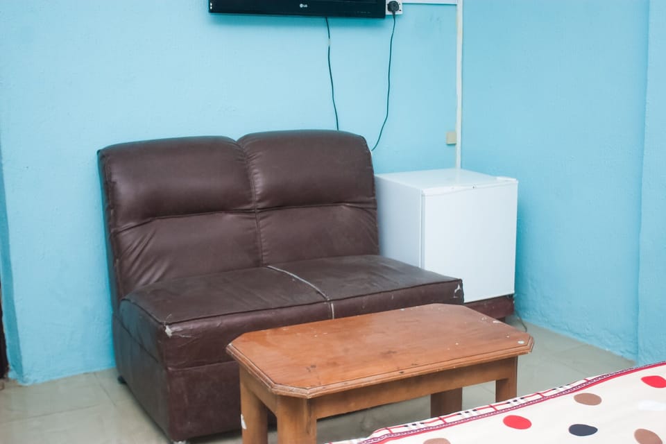 Standard Room | Desk
