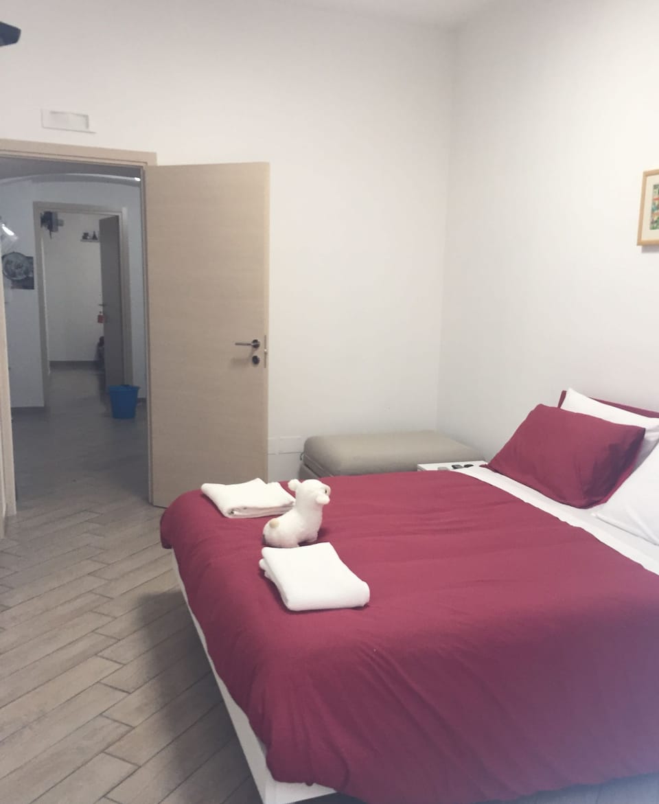 Premium bedding, in-room safe, desk, soundproofing