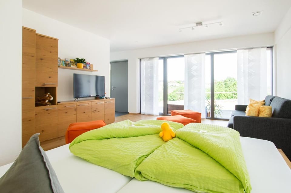1 bedroom, minibar, desk, blackout drapes