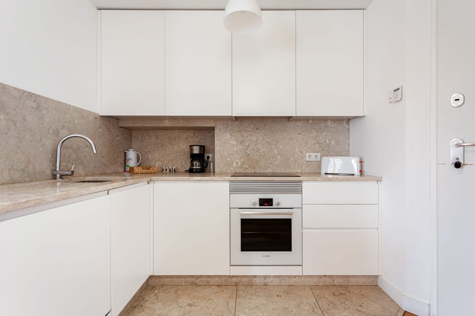 Superior Apartment | Private kitchenette | Full-size fridge, microwave, oven, stovetop