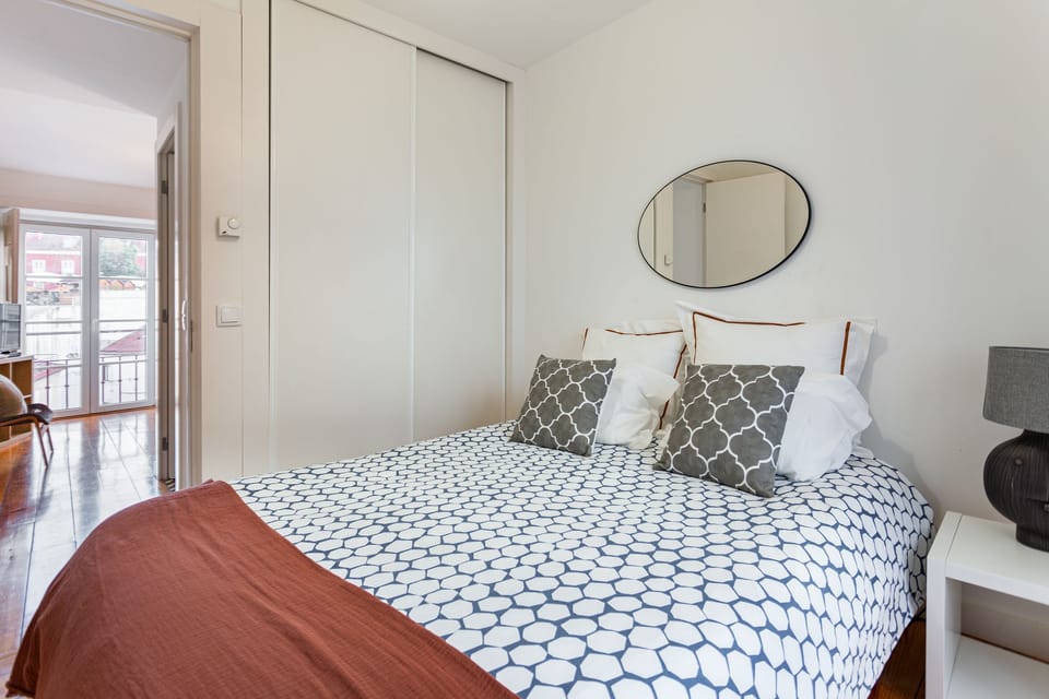 Superior Apartment | 2 bedrooms, iron/ironing board, free WiFi, bed sheets