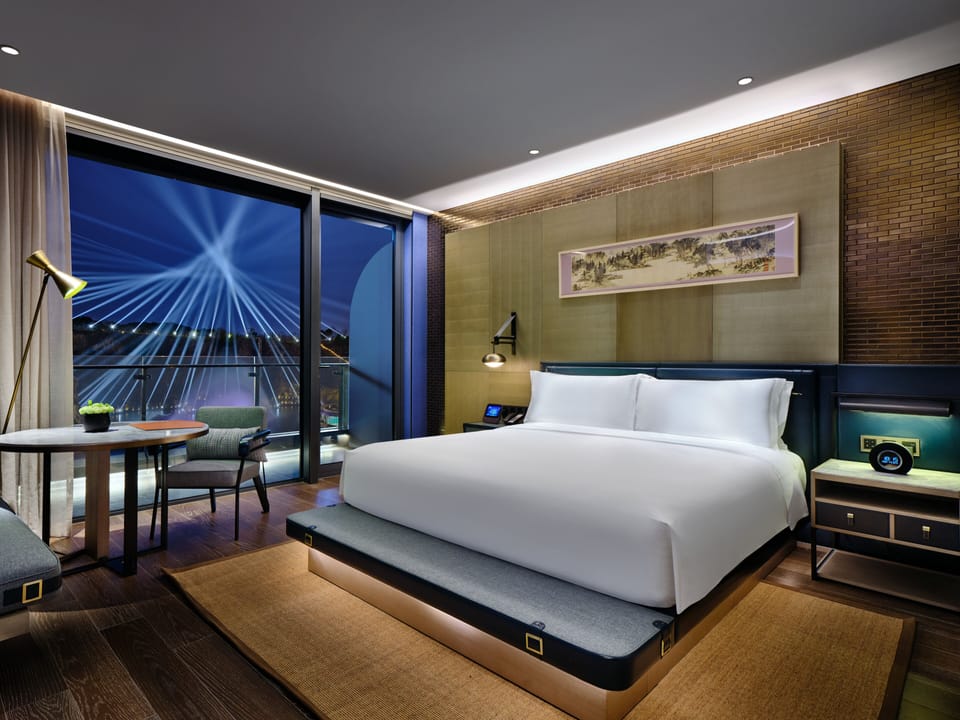 Club Room (Premium) | 1 bedroom, premium bedding, memory foam beds, free minibar