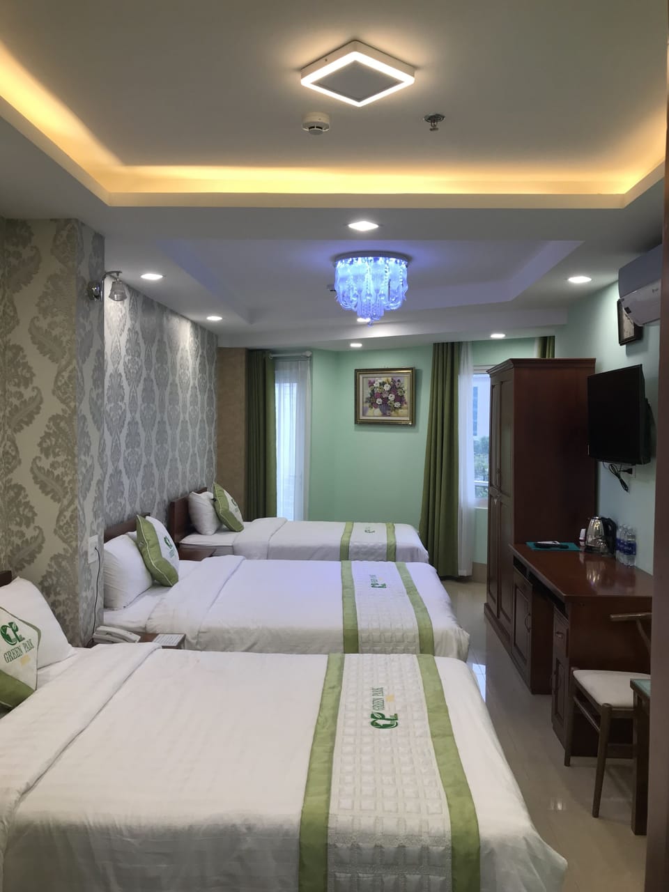 Family Room, Multiple Beds, Park View | Room amenity