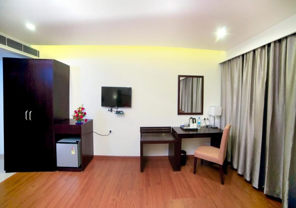 Minibar, in-room safe, desk, soundproofing