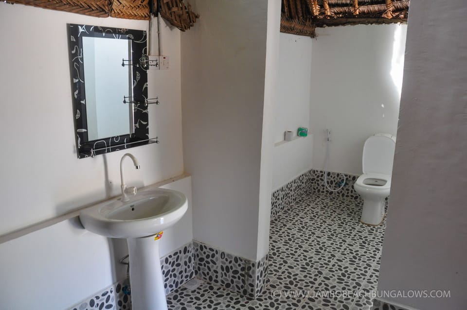 Triple Room | Bathroom | Shower, towels
