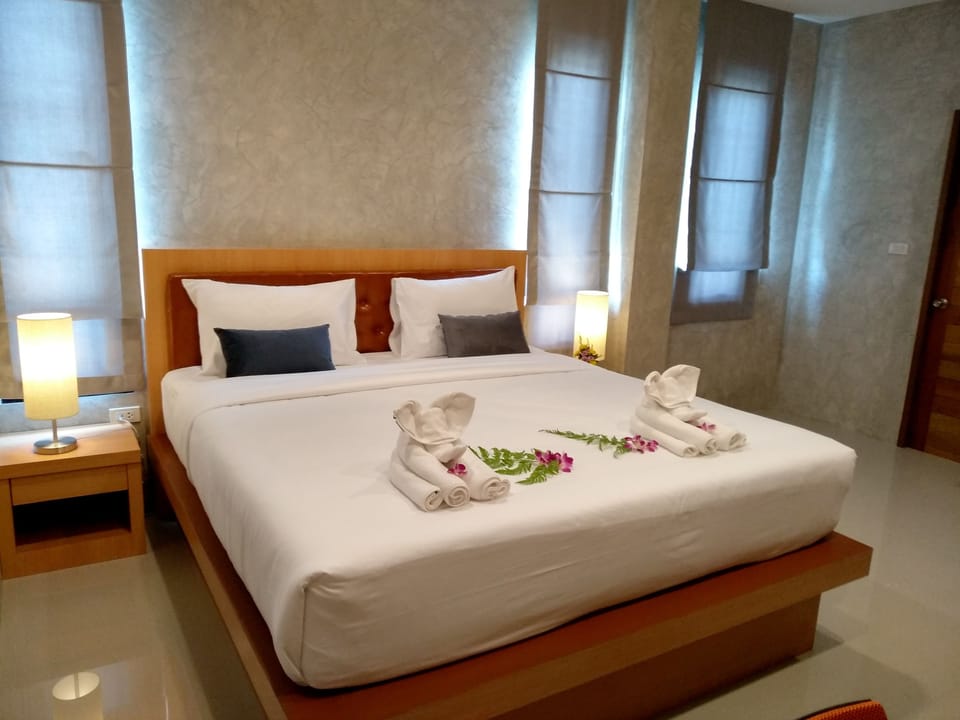 In-room safe, desk, blackout drapes, free WiFi