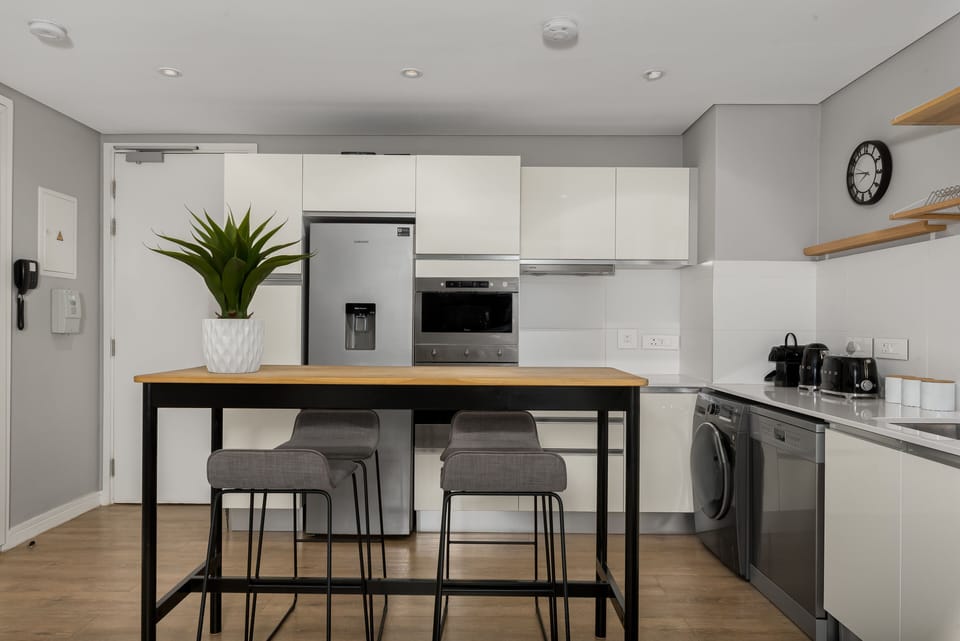 Classic Apartment, 1 Bedroom | Private kitchen | Fridge, oven, stovetop, dishwasher
