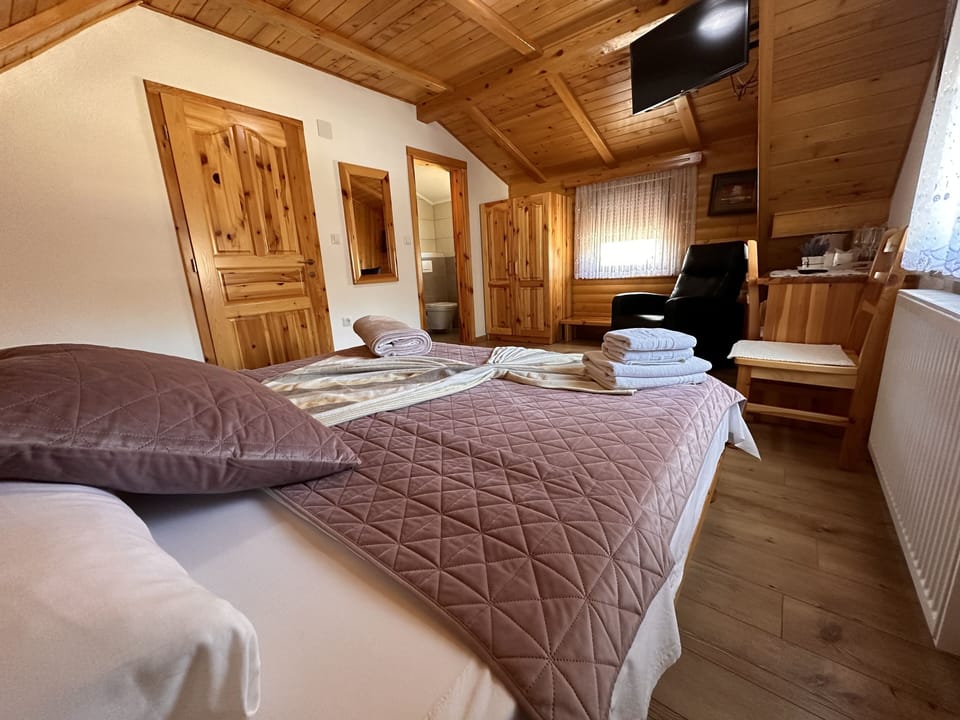 Superior Double Room, 1 Queen Bed | Minibar, in-room safe, desk, soundproofing