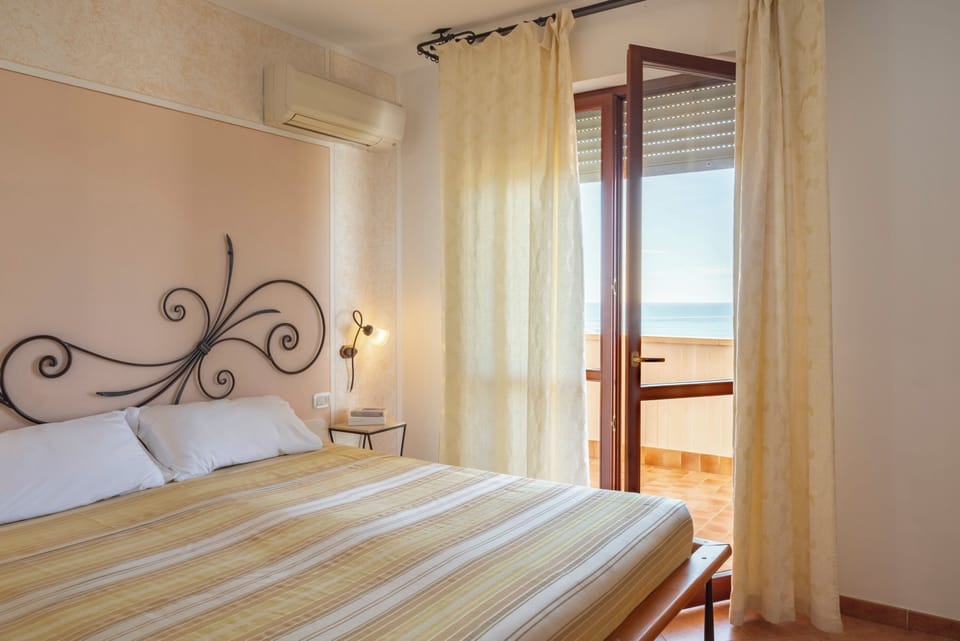 Superior Suite, 1 Queen Bed with Sofa bed, Balcony, Sea View | In-room safe, desk, laptop workspace, free WiFi